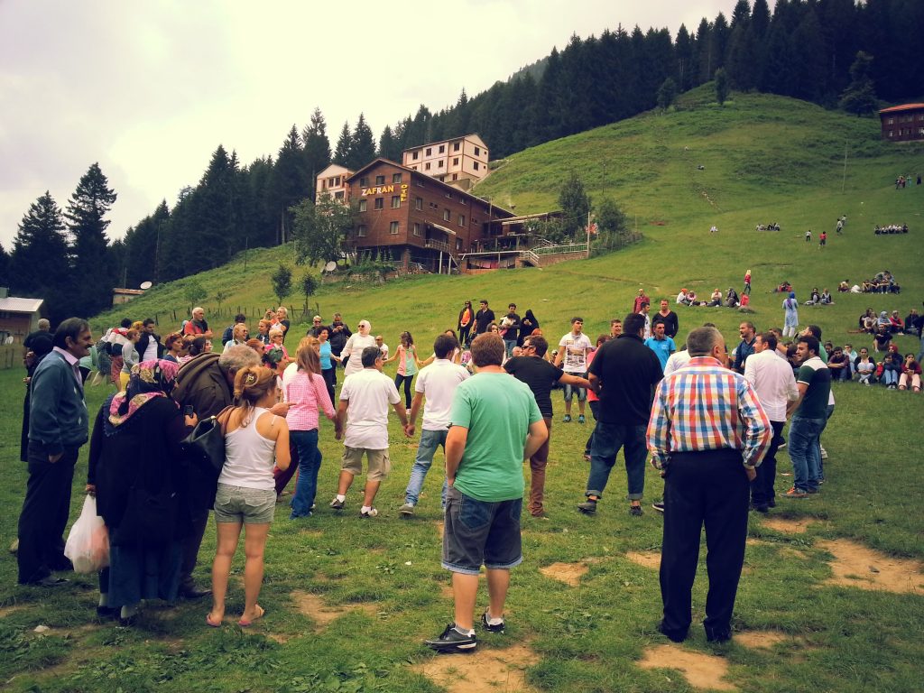 ayder-yayla-horon-tepenler