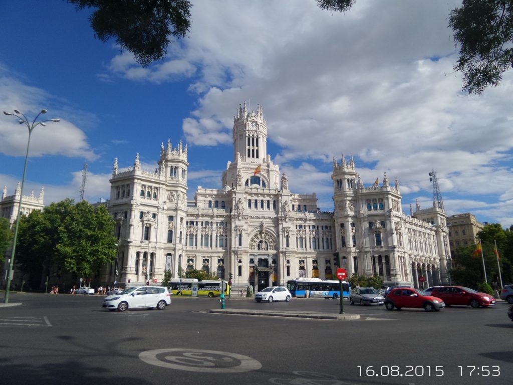 Madrid-Gezilecek-Yerler-cibeles-sarayi
