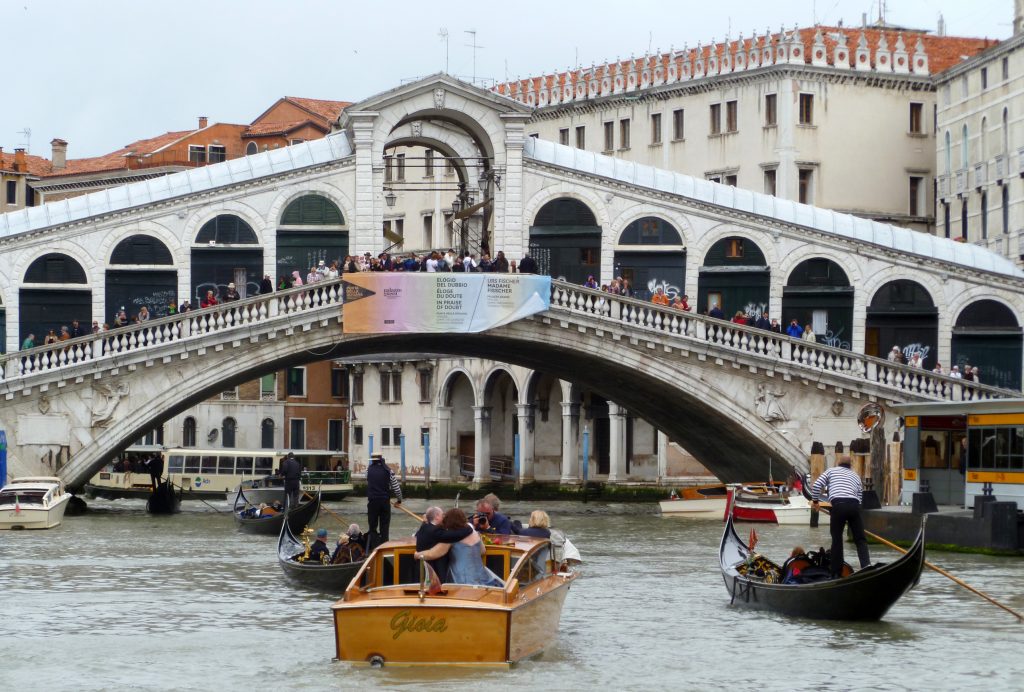 venedik-rialto-koprusu