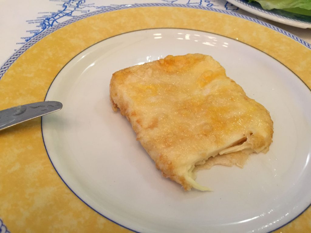 nikos-cheese-saganaki